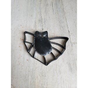 Metal‎ mini black bat dish hanging Halloween home decor figure vintage